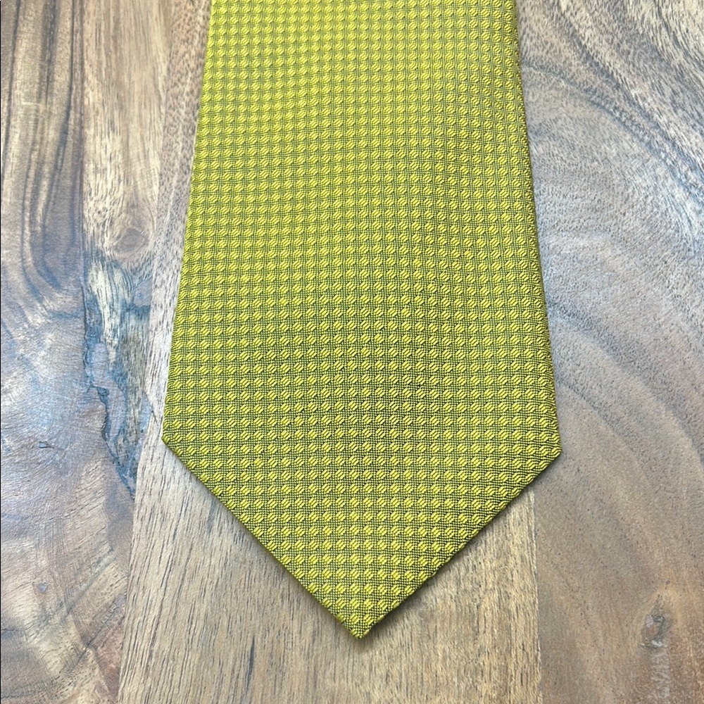 Elegant Marco Polo Gold Tie for Men